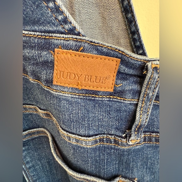 Judy Blue Classic Denim Shortalls *GREAT CONDITION* - Picture 10 of 12